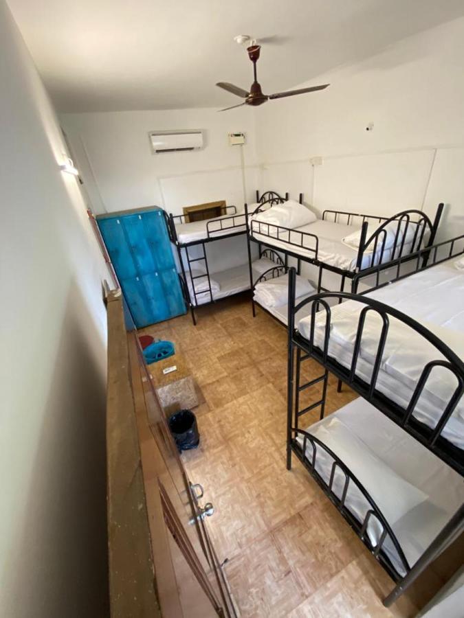 El Barrio Hostel Анжуна Екстер'єр фото