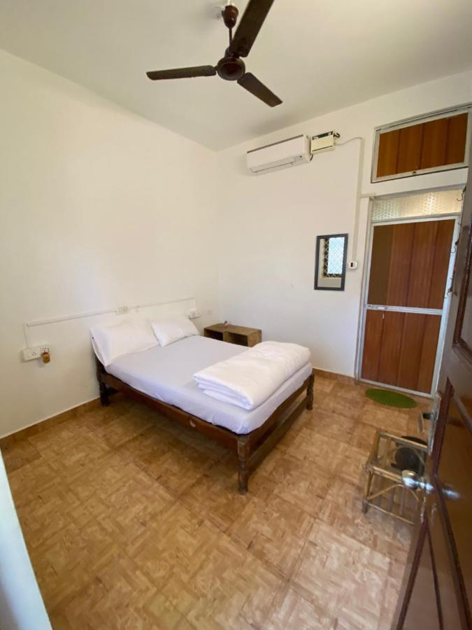 El Barrio Hostel Анжуна Екстер'єр фото